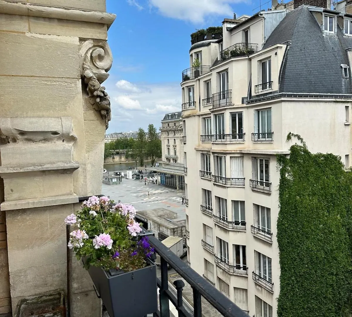 Beautiful Apartment With Seine And Musee D'Orsay View Parijs